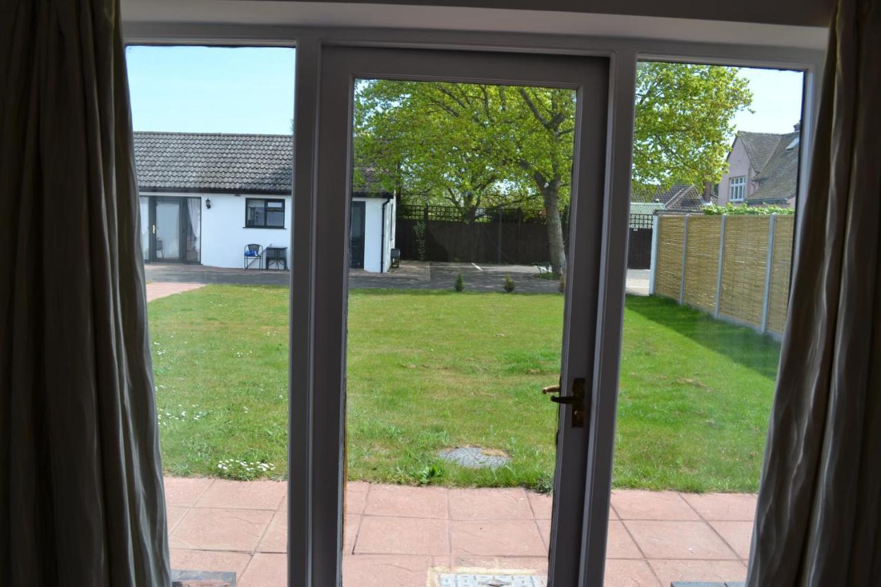 Number 4 - Lytton Tree Lodge, Reydon, Southwold ภายนอก รูปภาพ